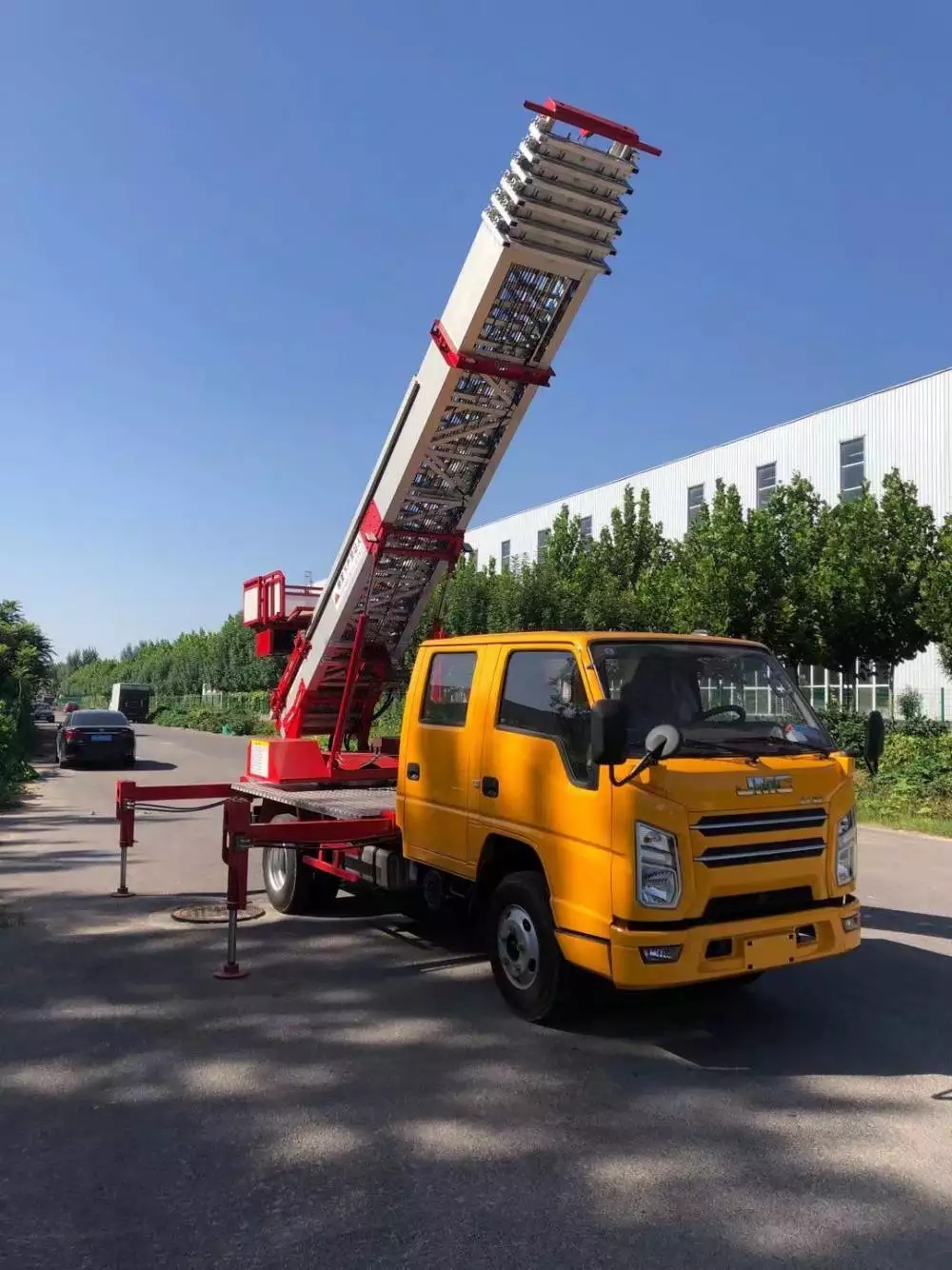 永安附近的云梯车出租服务：轻松解决高空作业需求